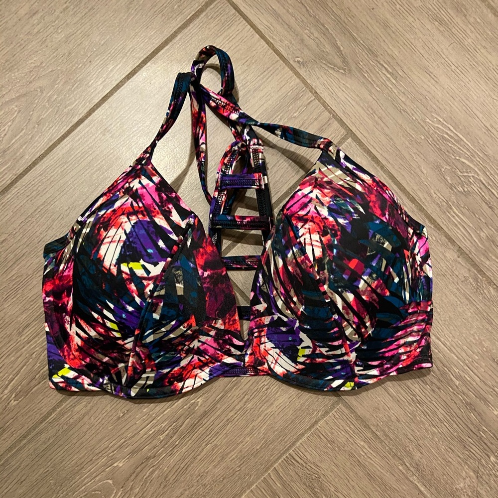 BNWT Victoria’s Secret push-up bikini top Small